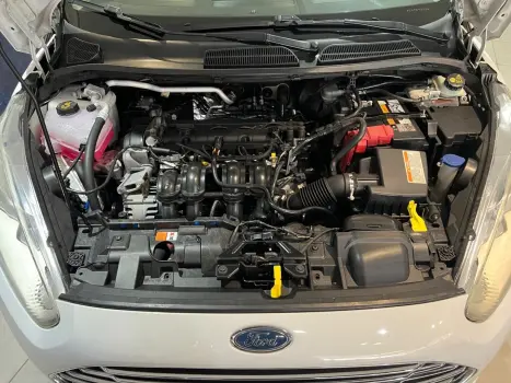 FORD Fiesta Hatch 1.6 4P FLEX TITANIUM POWERSHIFT AUTOM�TICO, Foto 16