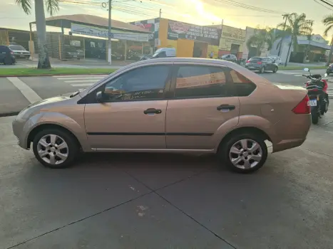 FORD Fiesta Sedan 1.6 4P FLEX, Foto 2