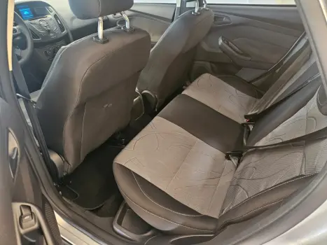 FORD Focus Hatch 1.6 4P, Foto 8