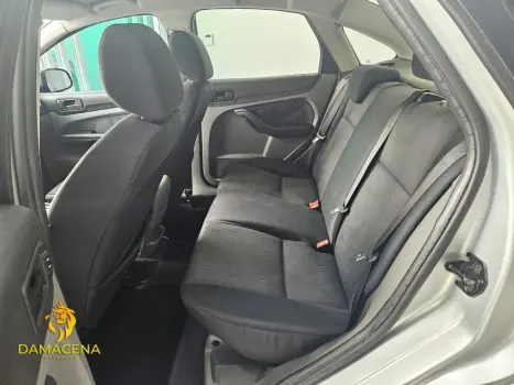 FORD Focus Hatch 2.0 16V 4P GLX, Foto 12