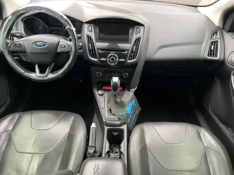 FORD Focus Hatch 2.0 16V 4P FLEX TITANIUM AUTOM�TICO, Foto 5