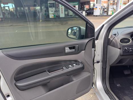 FORD Focus Hatch 2.0 16V 4P FLEX AUTOM�TICO, Foto 6