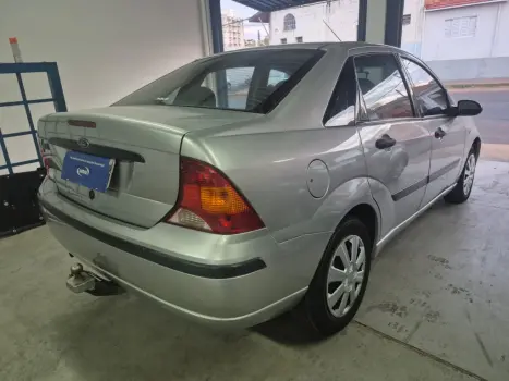 FORD Focus Sedan 1.6 4P, Foto 6