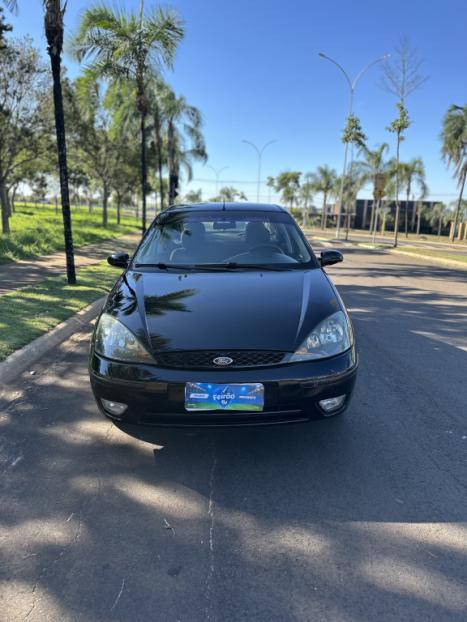 FORD Focus Sedan 1.6 4P, Foto 2
