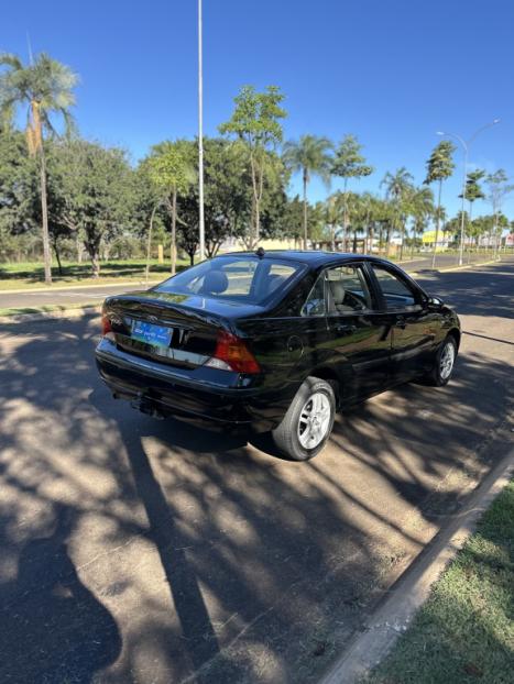 FORD Focus Sedan 1.6 4P, Foto 4