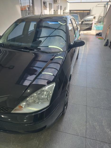 FORD Focus Sedan 2.0 16V 4P, Foto 3