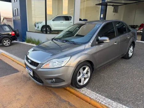 FORD Focus Sedan 2.0 16V 4P, Foto 2