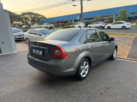 FORD Focus Sedan 2.0 16V 4P, Foto 3