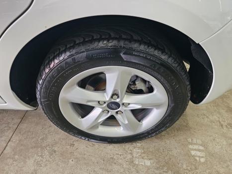 FORD Focus Sedan 2.0 16V 4P GLX AUTOMÁTICO, Foto 16