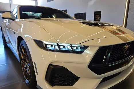 FORD Mustang 5.0 V8 32V GT COUP�, Foto 10