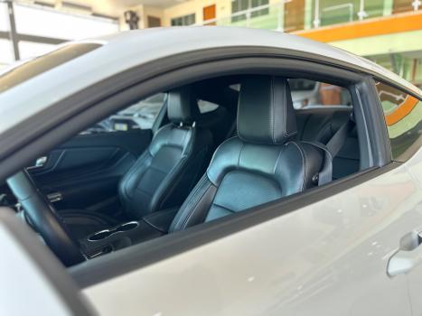 FORD Mustang 5.0 V8 PERFORMANCE SELECTSHIFT AUTOM�TICO, Foto 16