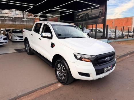 FORD Ranger 3.2 20V CABINE DUPLA 4X4 LIMITED PLUS TURBO DIESEL AUTOM�TICO, Foto 4