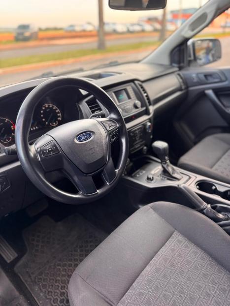 FORD Ranger 3.2 20V CABINE DUPLA 4X4 LIMITED PLUS TURBO DIESEL AUTOM�TICO, Foto 9