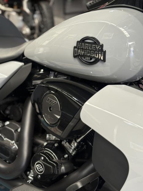 HARLEY DAVIDSON Street Glide FLHX 1900 SPECIAL, Foto 3