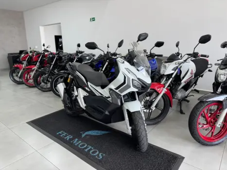 HONDA ADV 150 , Foto 2