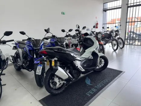 HONDA ADV 150 , Foto 6