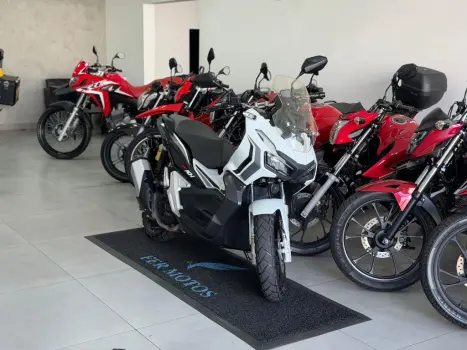 HONDA ADV 150 ABS, Foto 2