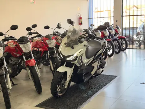 HONDA ADV 150 ABS, Foto 3