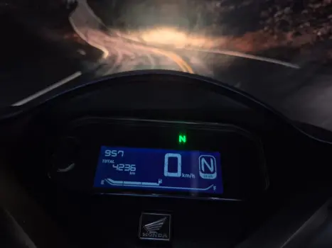 HONDA Biz 125 EX, Foto 9