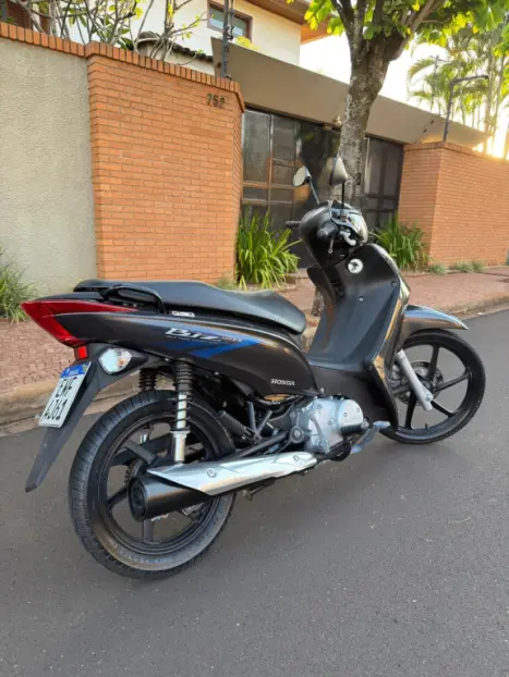 HONDA Biz 125 EX, Foto 6
