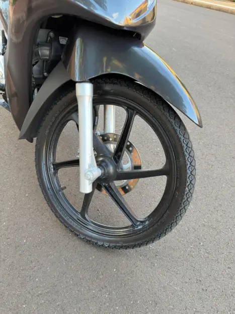 HONDA Biz 125 EX, Foto 12