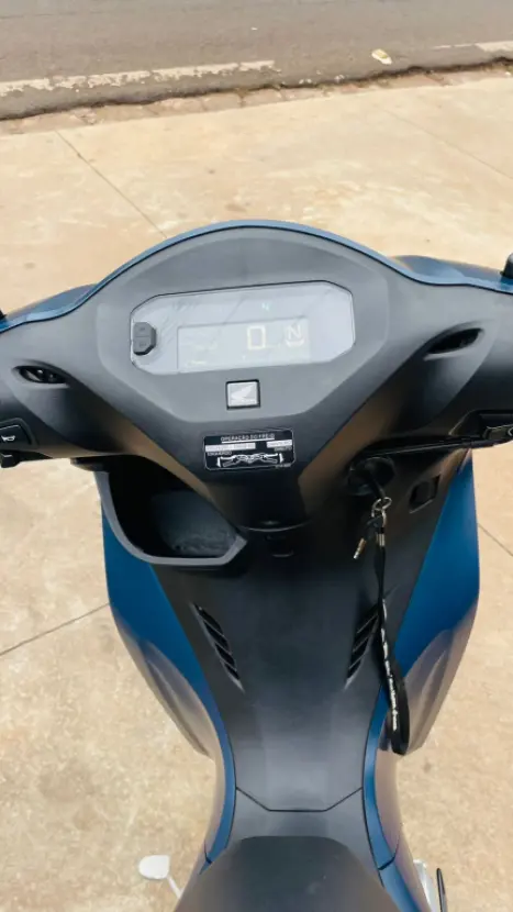 HONDA Biz 125 EX, Foto 3