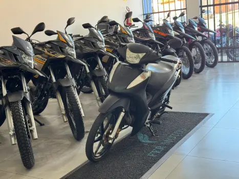HONDA Biz 125 EX, Foto 3