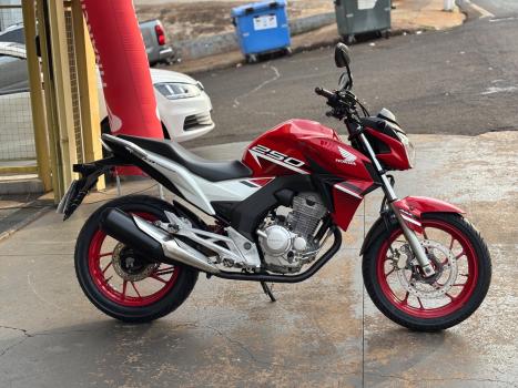 HONDA CB 250 F Twister , Foto 2