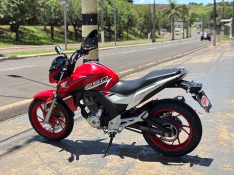 HONDA CB 250 F Twister FLEXONE, Foto 4