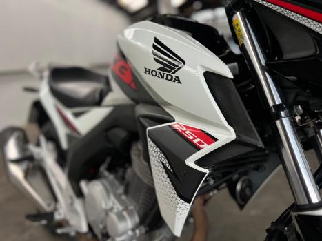 HONDA CB 250 F Twister , Foto 6