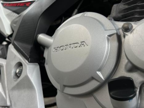 HONDA CB 250 F Twister , Foto 7