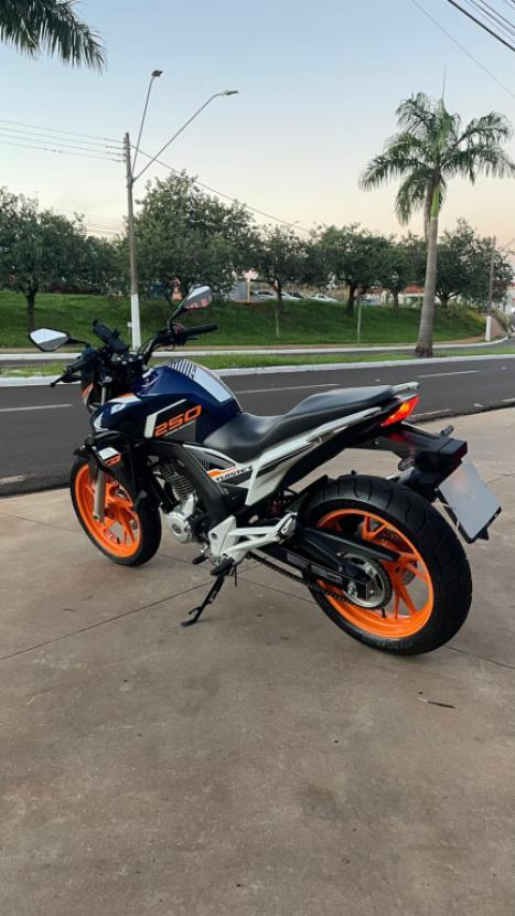 HONDA CB 250 F Twister FLEXONE, Foto 3