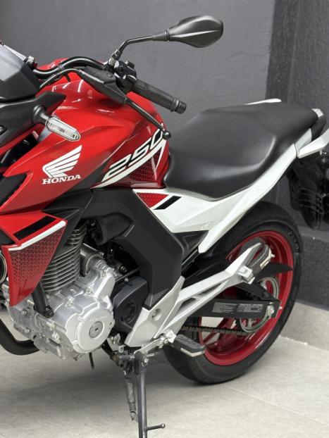 HONDA CB 250 F Twister FLEXONE, Foto 3