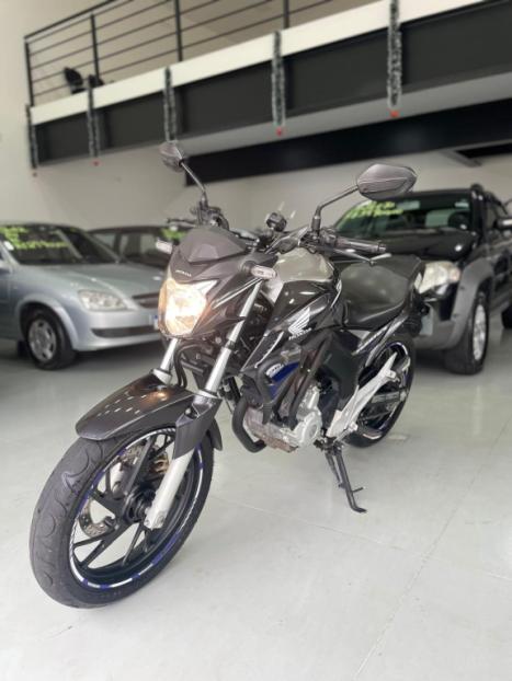 HONDA CB 250 F Twister , Foto 3