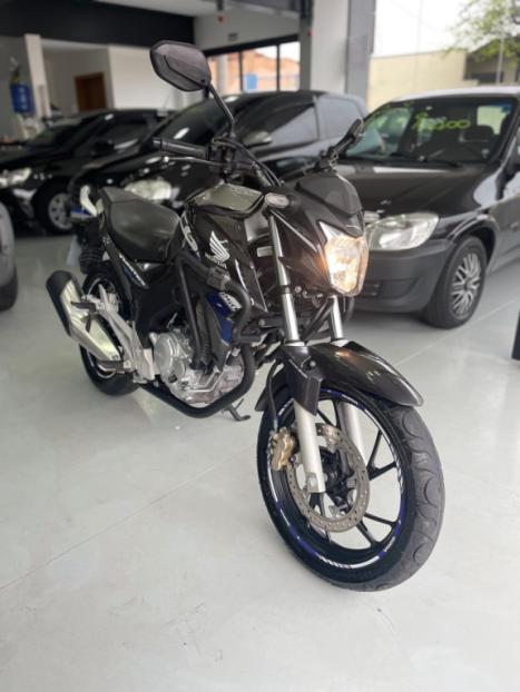 HONDA CB 250 F Twister , Foto 4