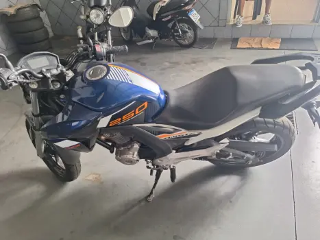HONDA CB 250 F Twister FLEXONE, Foto 2