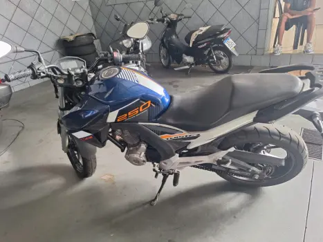 HONDA CB 250 F Twister FLEXONE, Foto 4