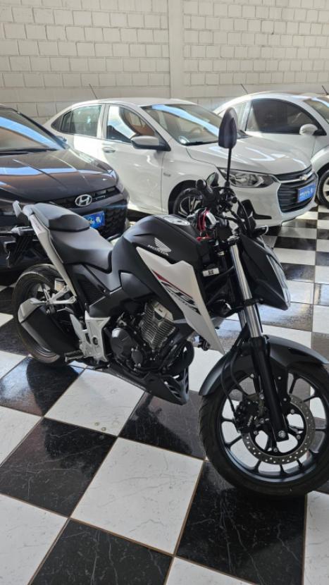 HONDA CB 300 F Twister FLEX ABS, Foto 1