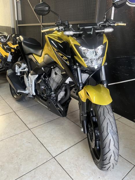 HONDA CB 300 F Twister FLEX ABS, Foto 4