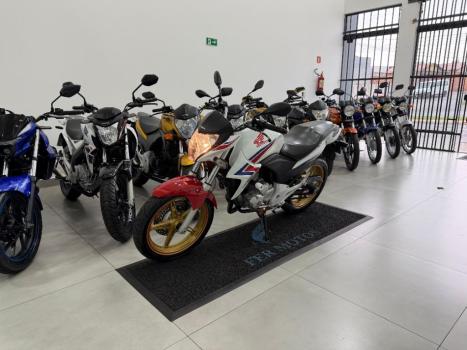 HONDA CB 300 R ESPECIAL EDITION, Foto 3