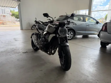 HONDA CBR 1000 F, Foto 1