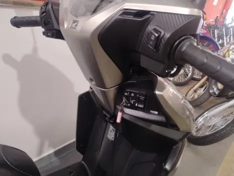 HONDA Elite 125 , Foto 6