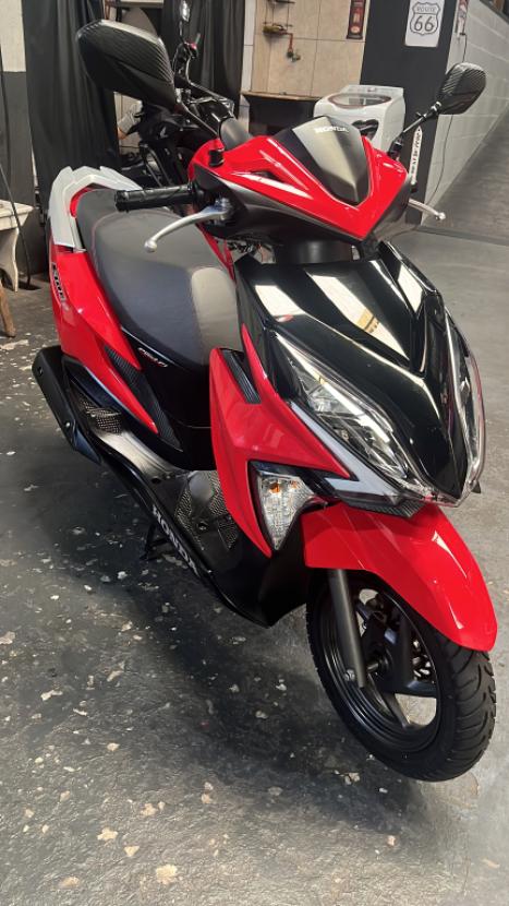 HONDA Elite 125 , Foto 2