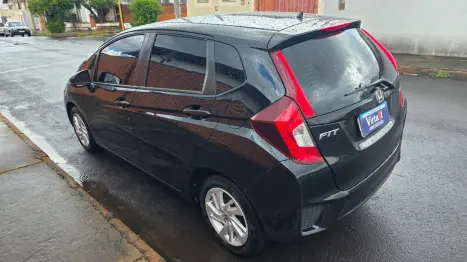 HONDA Fit 1.5 16V 4P LX FLEX AUTOMÁTICO, Foto 4 HONDA Fit 1.5 16V 4P LX FLEX AUTOMÁTICO, Foto 4