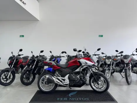 HONDA NC 750 X ABS, Foto 1