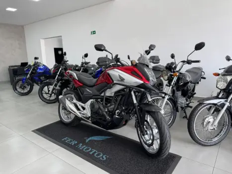 HONDA NC 750 X ABS, Foto 2