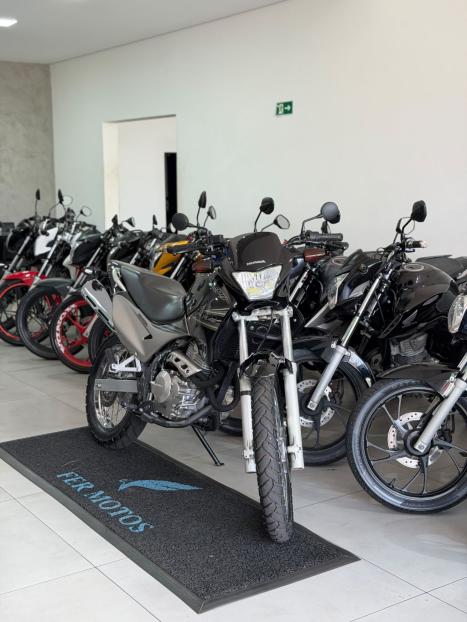 HONDA NX Falcon 400, Foto 7