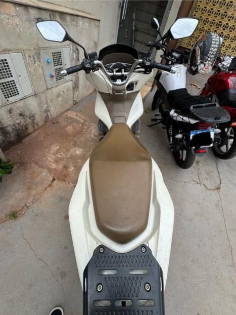 HONDA PCX 150 DLX, Foto 2
