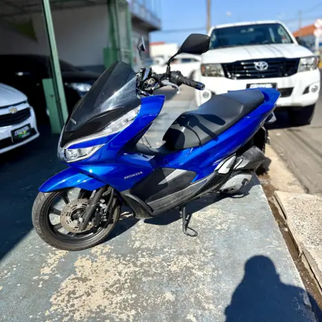 HONDA PCX 150 DLX, Foto 2