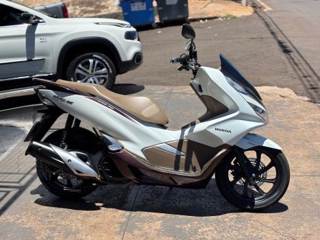 HONDA PCX 150 DLX, Foto 2